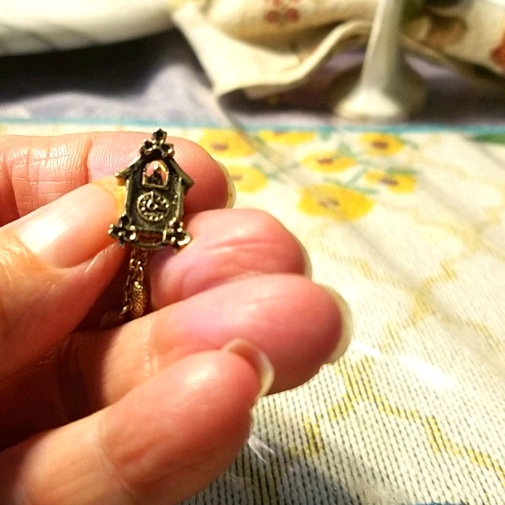 Vintage Avon pin